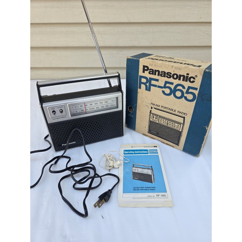 Panasonic RF-565 Portable AM/FM Radio AC/Battery Headphone Jack Black/Silver vtg